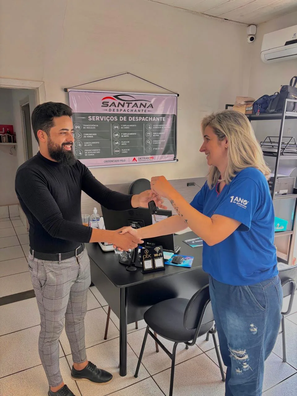 Entrega de chave de veículo na loja